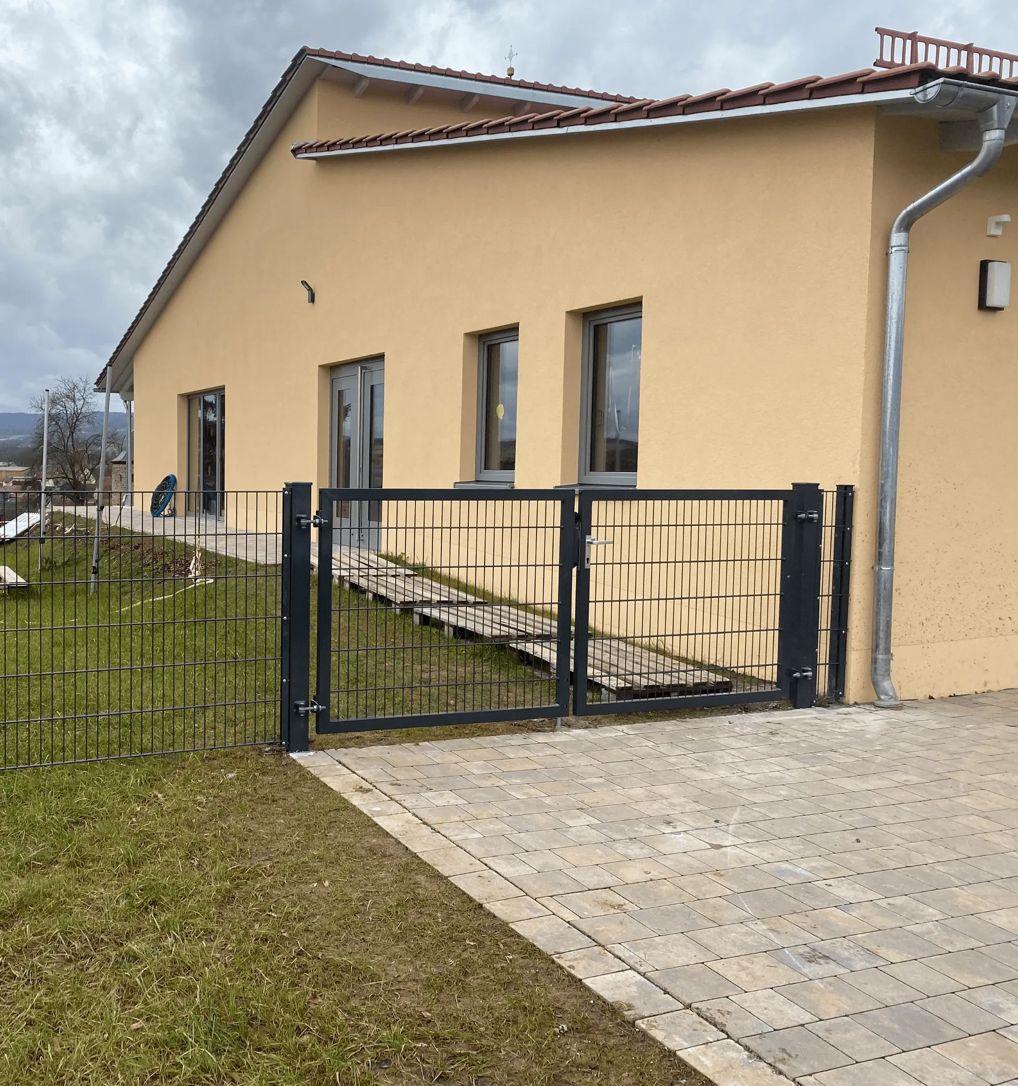 Zweiflügelige Tore